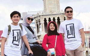 Anak-Anak Masih Kecil, Arie Untung Sudah  Ajarkan 'Ilmu' Cinta Buta