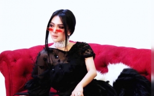 Hasil Foto Pemotretan Tanpa Editan Tersebar, Syahrini Dipuji Miliki Kulit Nyaris Sempurna