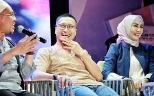 Gandeng Fenita Arie, Arie Untung Bagi Tips Bahagia