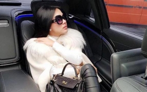 Mati Gaya Terbang 23 Jam, Syahrini Ngaku Kaki Bengkak Bagai Talas Bogor