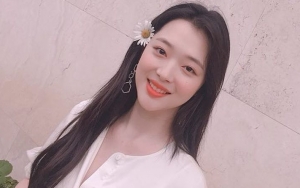 Sempat Bikin Fans Khawatir, Sulli Ungkap Gaya Rambut Poni dan Kondisi Terbarunya