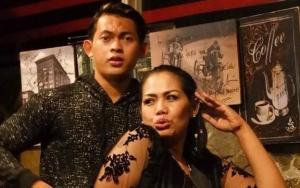 Ely Sugigi Kunjungi Toko Perhiasan Bareng Irfan Sbaztian, Netter: Yang Bayar Siapa Ya?