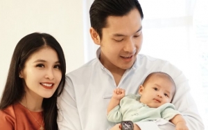 Suami Sandra Dewi Ganteng Pakai Kemeja Putih, Netter Rela Jadi Pelakor