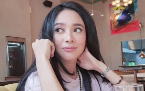 Dea Ananda Sebut Diri Sendiri Mirip Ikan Dugong, Netter: Renang Aja Cakep