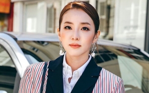 Pamer Foto Diapit Donghae dan Eunhyuk, Dara Bikin Netter Heboh