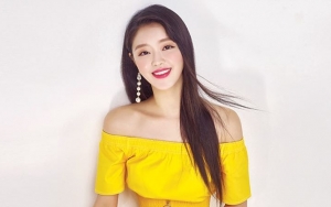 Tampil Feminin di Pemotretan, YooA Oh My Girl Ungkap Rahasia Cantik dan Cara Atasi Stres