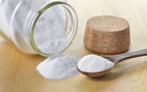 Eksfoliasi dengan Gula, Garam, atau Soda Kue