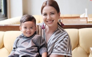 Demi Rawat Alis Sang Putra, Tya Ariestya Rela Jadi 'Sinchan'