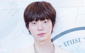 Unggah Foto Serius, Gantengnya Ahn Jae Hyun Makin Bikin Fans Klepek-Klepek