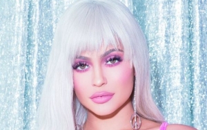 Bagikan Tutorial Makeup Rutin, Inilah 37 Langkah Tampil Cantik Ala Kylie Jenner