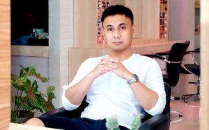 Makan Pecahan 'Beling', Raditya Dika Disebut Penerus Limbad