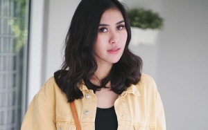 Cantik Berhijab, Syahnaz Sadiqah Dipuji Semakin Mirip Mama Amy