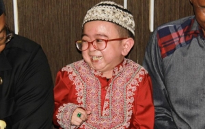 Tulis Sindiran Pedas di Instagram, Daus Mini Sentil Mantan Istri?