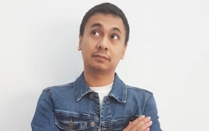 Raditya Dika Unggah Definisi Tampan, Fotonya Malah Bikin Ngakak