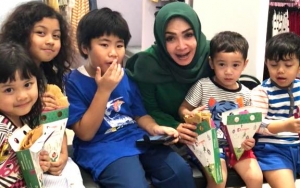 Ibunda Nagita Slavina Gelar Pengajian, Senyum Rafathar Curi Perhatian Warganet