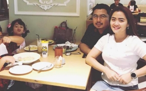 Pose Cinta Bareng Sang Putri, Vega Darwanti Bikin Netter Bingung