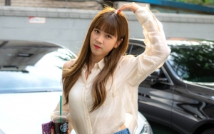 Merasa Tertekan Jadi Leader, Chorong Ungkap Konflik dengan Member A Pink