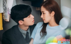 Kocak, Park Seo Joon dan Park Min Young Canggung Lihat Adegan Ciuman di 'Why, Secretary Kim?'