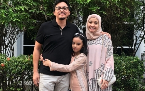 Unggah Foto Bersama Suami, Perut Laudya Cynthia Bella Jadi Sorotan