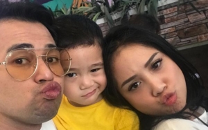 Usai Dihujat Anak Haram, Lucunya Rafathar Cemburu dan Tak Mau Lihat Raffi Cium Nagita
