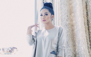 Krisdayanti Kunci Komentar Usai Diejek Salah Tulis Umur, Aurel Diceramahi Warganet