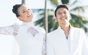 Istimewa, Buket Pernikahan Nadine Chandrawinata-Dimas Anggara Terbuat dari Mutiara