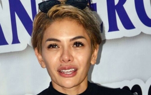 Nikita Mirzani Akhirnya Berhijab dan Cantik MasyaAllah, Uya Kuya Sampai Nangis Sambil Pamer Foto Ini