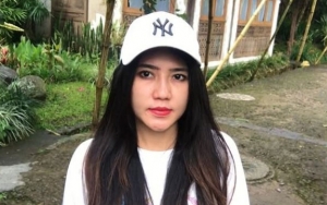 Via Vallen Nonton Langsung Kroasia vs Inggris, Jaketnya Heboh Dikomentari