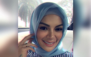 Nikita Mirzani Kembali Unggah Foto Cantik Berhijab, Warganet Sebut Auranya Keluar
