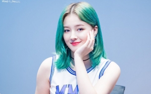 Ketahuan Melotot Sinis ke Arah Black Pink, Nancy Momoland Dicibir Netter