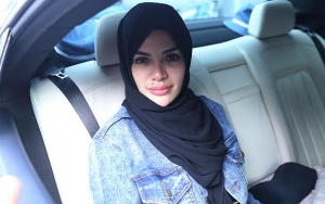 Mantap Berhijab, Nikita Mirzani Bakal Hibahkan Koleksi Baju Seksi