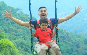 Sahrul Gunawan Antar Anak Hari Pertama Sekolah, Warganet Tanyakan Keberadaan Mantan Istri