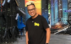 Pilih Belanja Ketika Ditinggal Anak-Istri ke Konser, Gaya Hypebeast Uya Kuya Jadi Sorotan