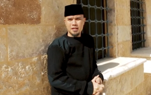 Ahmad Dhani Rilis Video Klip 'Di Wajahmu Ku Lihat Bulan', Mulan Jameela Jadi Kameramen