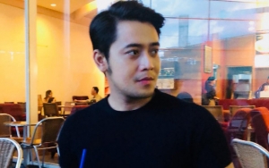 Unggah Foto Ganteng Persiapan Salat Jumat, Kriss Hatta Malah Diprotes Warganet