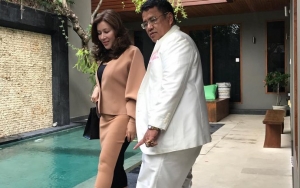 Hotman Paris Hutapea Unggah Foto Bersama Asisten, Warganet Malah Salfok Bagian Ini
