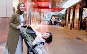 Akhirnya Terungkap, Wajah Tampan Anak Kedua Poppy Bunga Bikin Netter Terpesona