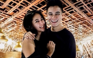 Lamaran, Baim Wong Umbar Foto Nyaris Cium Bibir Paula Verhoeven