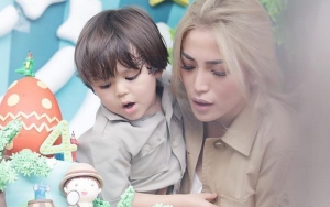 Rela Jadi Dinosaurus di Ultah Sang Anak, Jessica Iskandar Peluk Erat Richard Kyle 