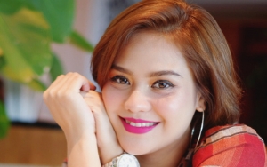 Pamer Foto Pakai Mukena, Mytha Lestari Sudah Siapkan Alasan Sebelum Dibully