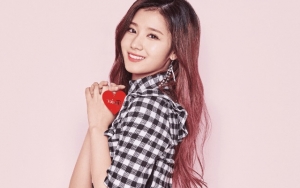 8. Sana Pindah ke Korea Sendiri Saat Usianya 15 Tahun