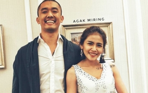 Unggah Foto Cantik, Istri Uus Bikin Pangling Mirip Awkarin
