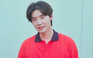 Pamer Punggung Mulus, Foto Baru Lee Jong Suk di Instagram Bikin Fans Heboh 