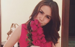 Gara-Gara Tas Ini Momo Geisha Diajak Foto Ortu Victoria Beckham, Harganya Bikin Melongo