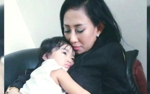 Dicibir Pamer Gara-Gara Unggah Video Anak Main Uang, Dewi Sanca Geram