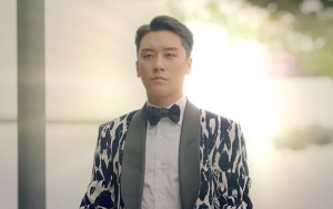 Seungri Big Bang Parodikan Konferensi Dunia di MV 'Where R U From' Feat. Mino