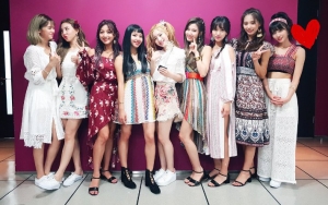 Berangkat ke Malaysia, Twice Tebar Foto dan Video Imut Ini