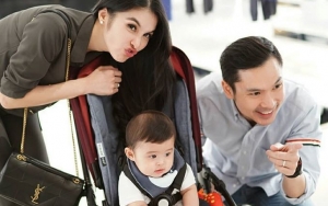 Kencan Bersama Sang Putra, Ekspresi Girang Suami Sandra Dewi Curi Perhatian