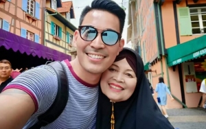 Sempat Curhat Sang Ibunda Alami Kecelakaan, Robby Purba Bagikan Foto Tangan Diperban Bikin Sedih