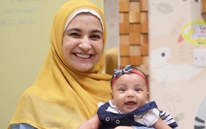 Anak Ketiga Shireen Sungkar Cantik Pakai Kerudung, Bola Matanya Curi Perhatian